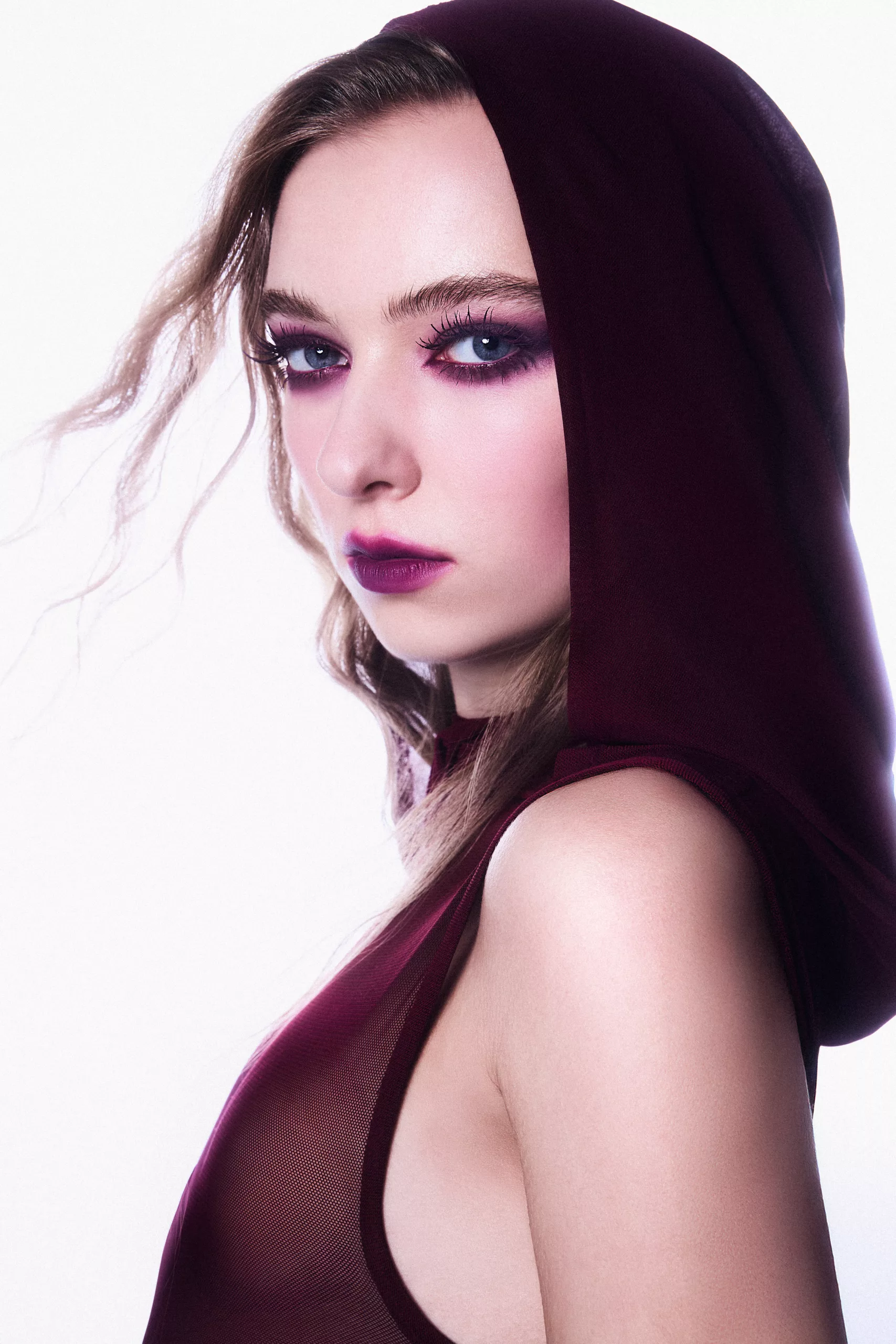 M.A.C Cosmetics Powderkiss shoot Hair: Wiardi Koopmeiners Photo: Sophia Mulder